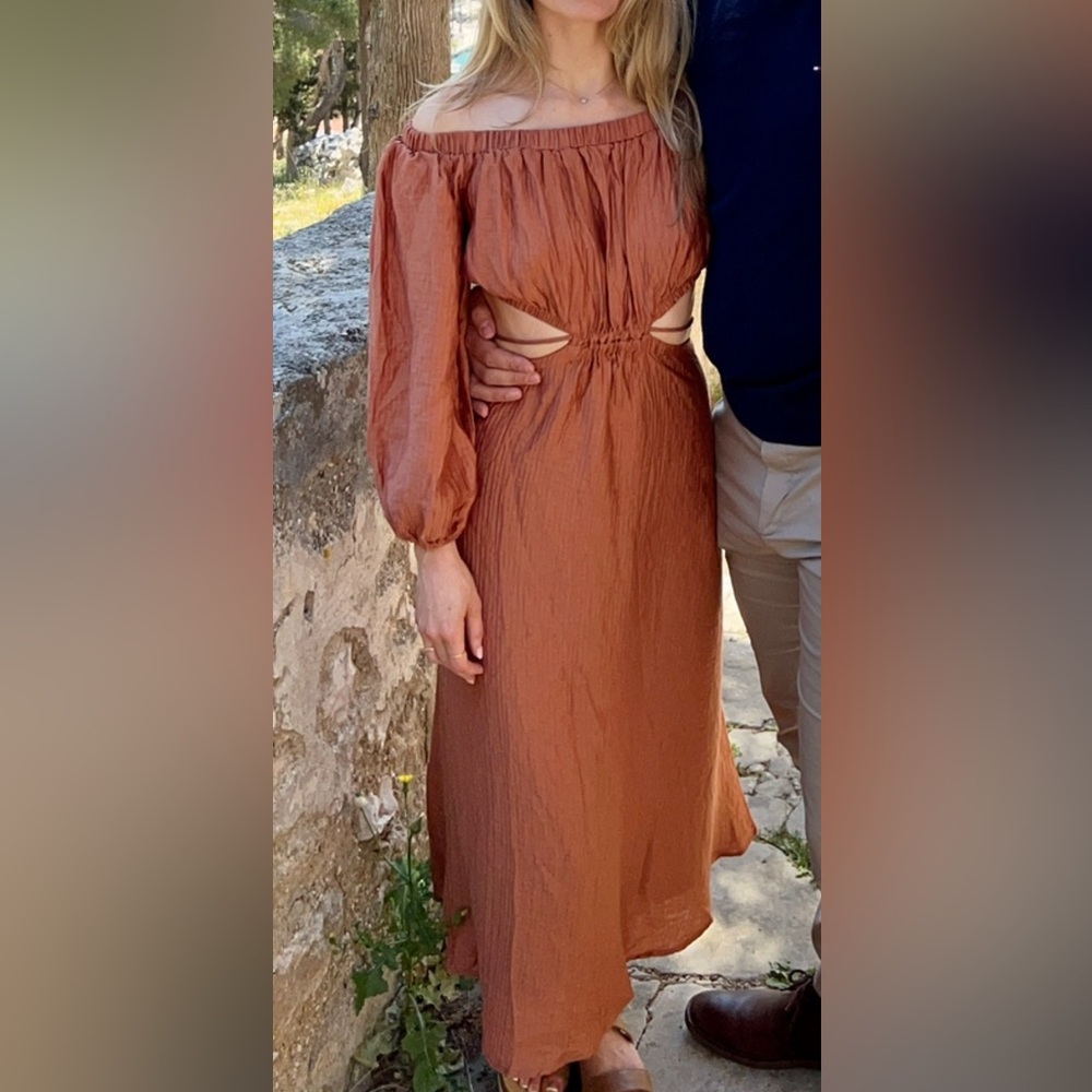 ASTR Cassian Cutout Off Shoulder Midi Dress / WARM BROWN / S